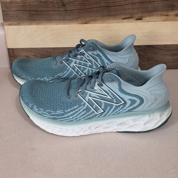 New Balance Shoes - New Balance Fresh Foam 1080v11 Women's Running Shoes
Sz 10